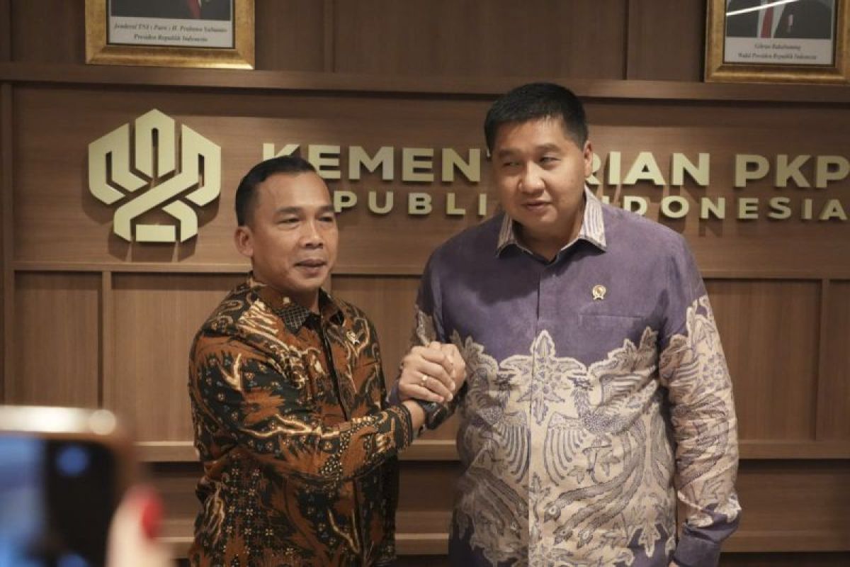 Ministries collaborate on home renovations for stunting-risk families