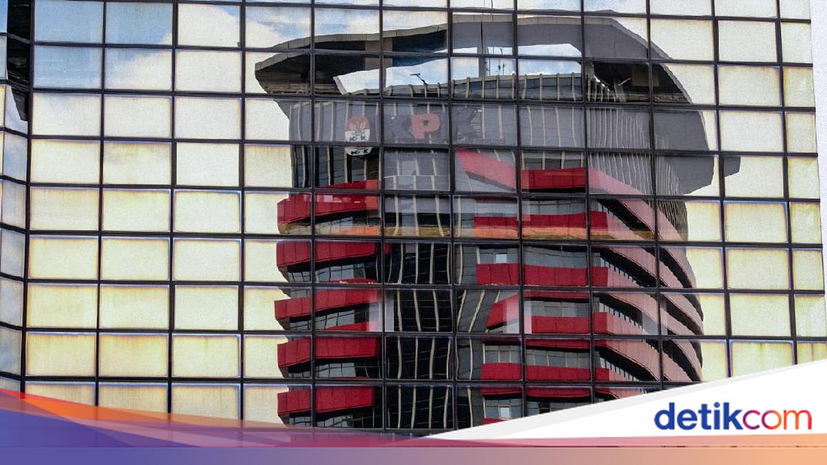 KPK Summons Former BULOG Operations Director Over Social Assistance Case