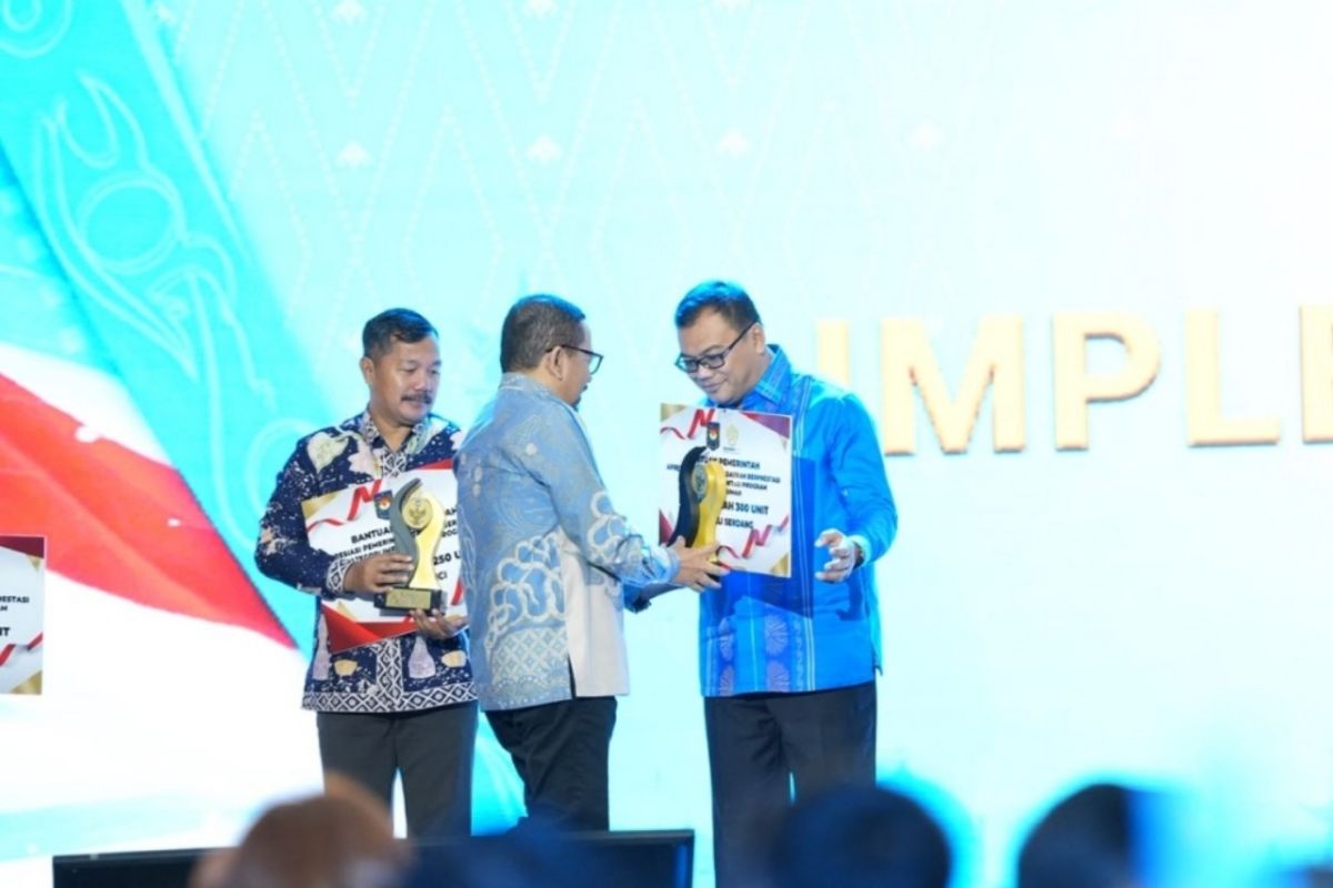 Deli Serdang wins award for implementing three million homes programme