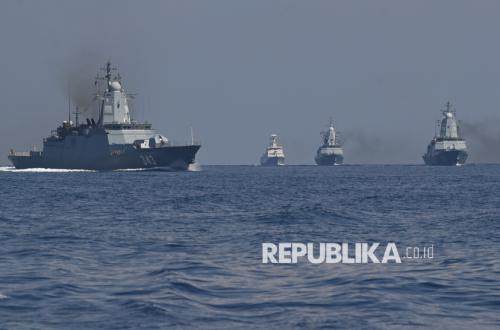 TNI AL Conducts Passing Exercise with Japan and US, Not Just China