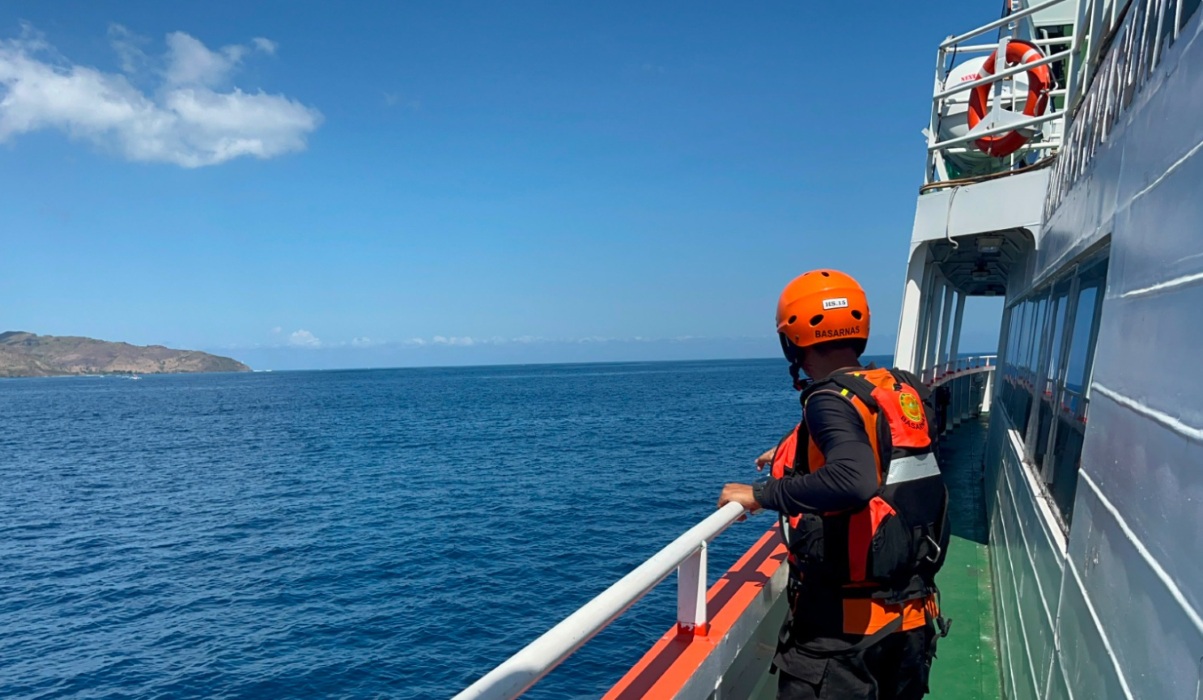 Search for Ferry Fire Victims in Lombok Strait Expands Southwest