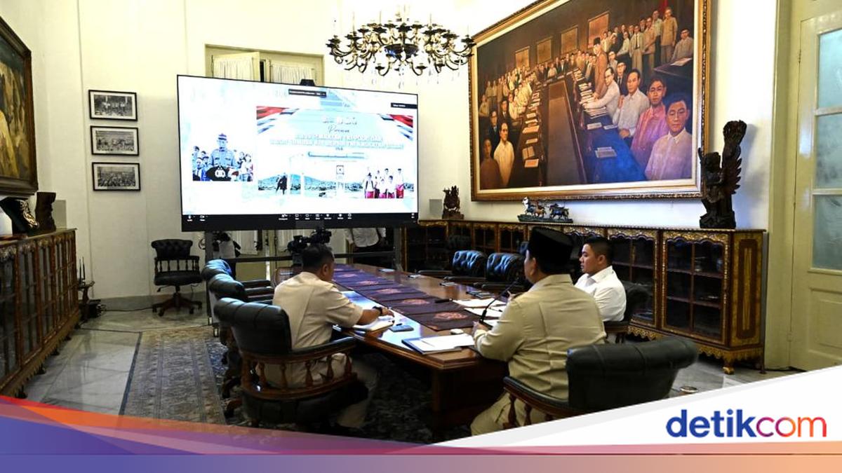 Villagers Tell Prabowo: Once We Swam Across Rivers, Now We Have a Bridge