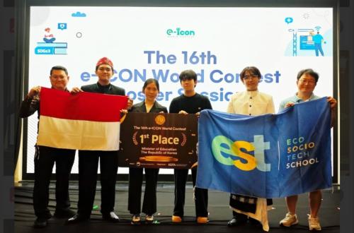 Indonesian Students Win e-ICON World Contest with Hugrow App