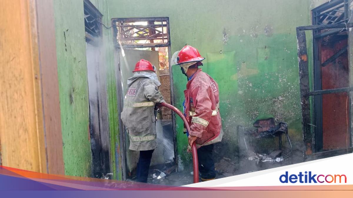 House in Cirebon Catches Fire, Suspected Electrical Short from Mobile Phone Charger
