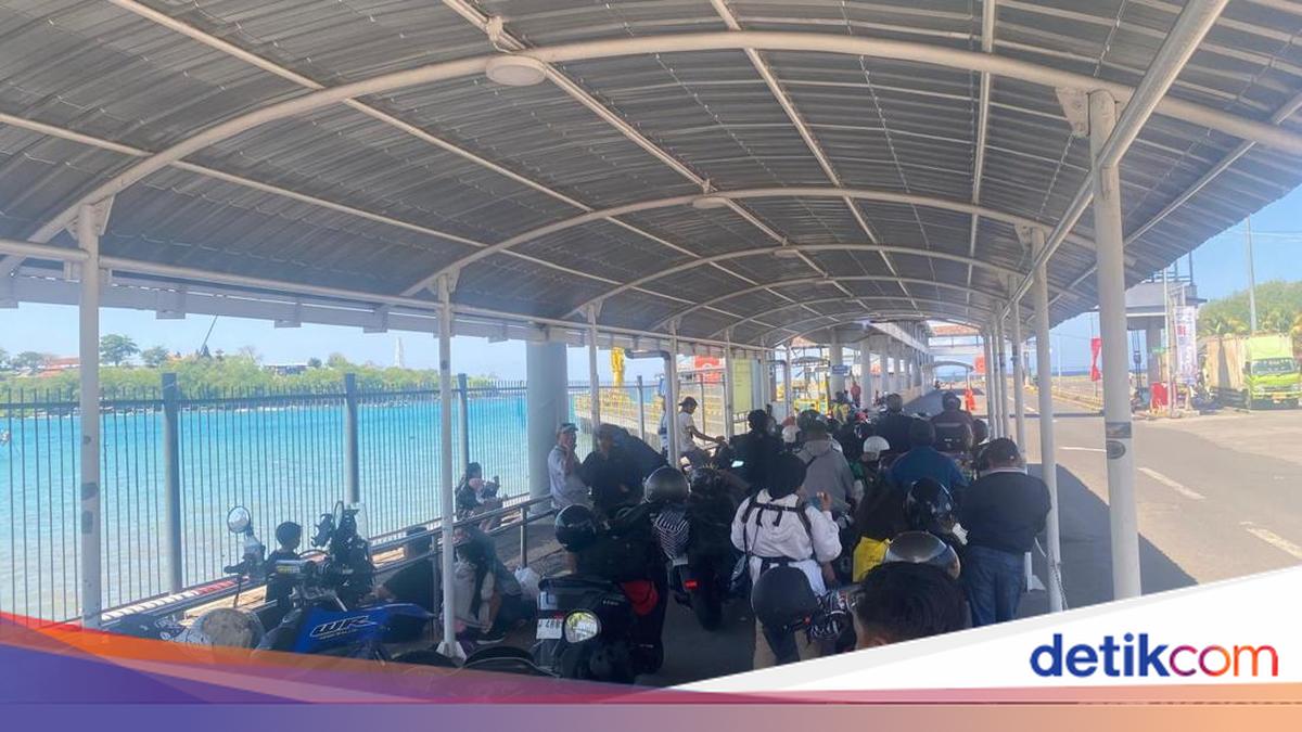 KMP Putri Yasmin Fire: Padangbai-Lembar Ferry Services Remain Normal