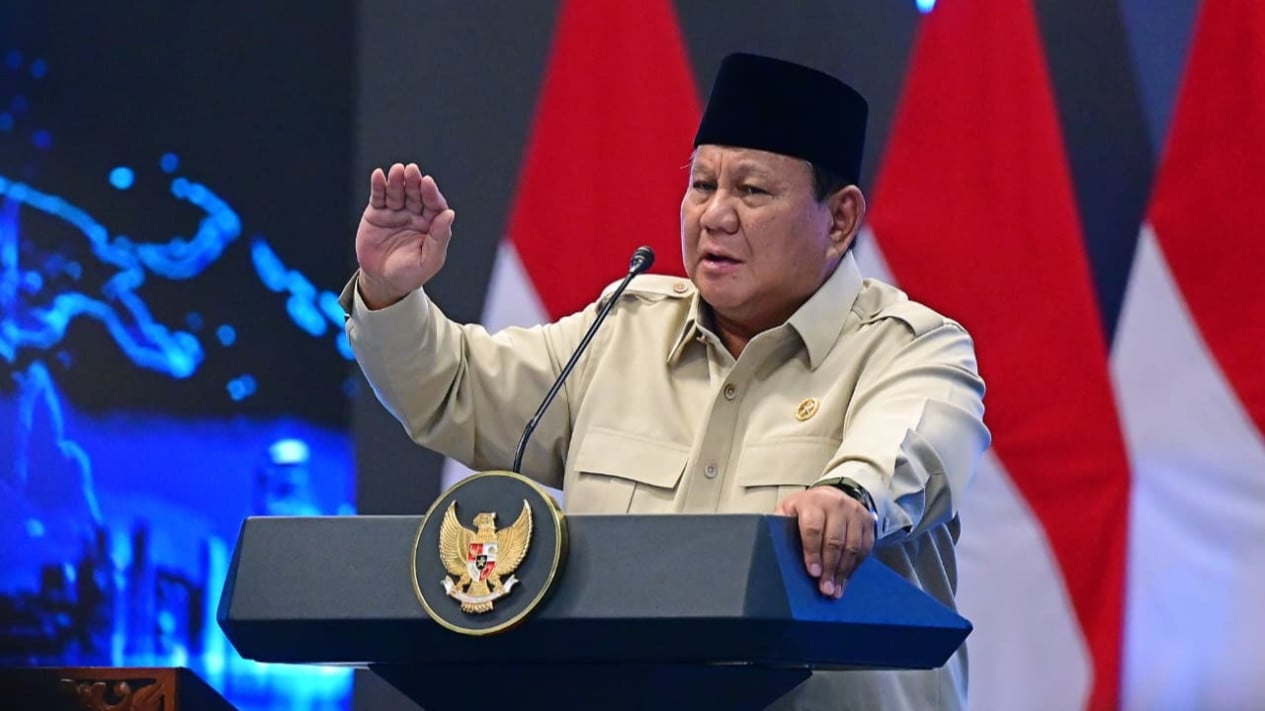 Prabowo Orders PLN to Shut Down Diesel Power Plants, Shift to 100 GW Solar Target Within Four Years