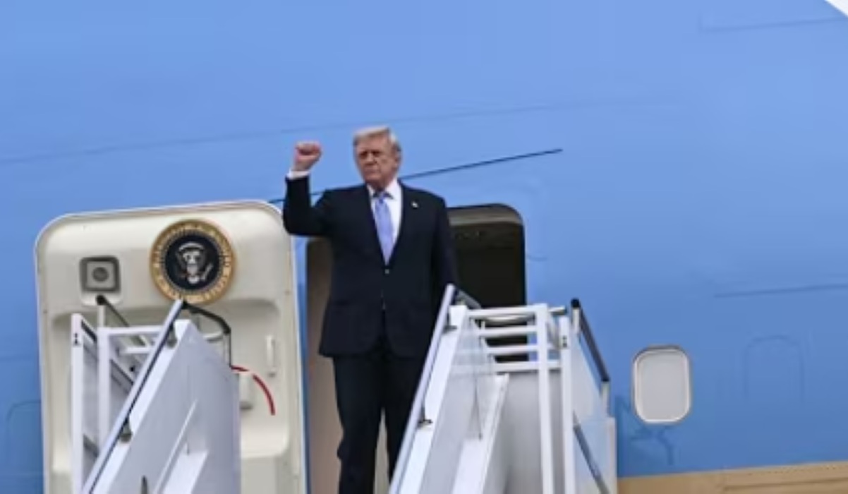 Trump's Plane Swap Planned in a Day, Three Agencies Report Iran Threat