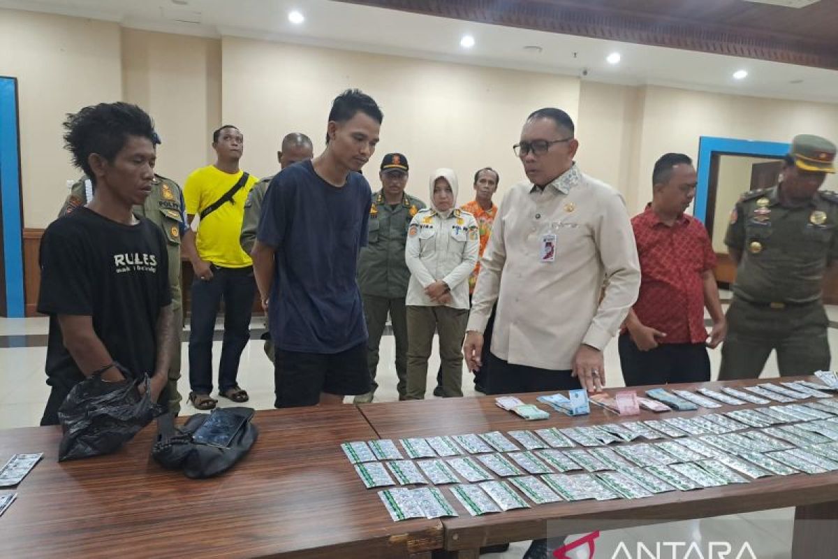 Thousands of Illegal Pills Seized, Two Dealers Arrested in Tanah Abang Raid