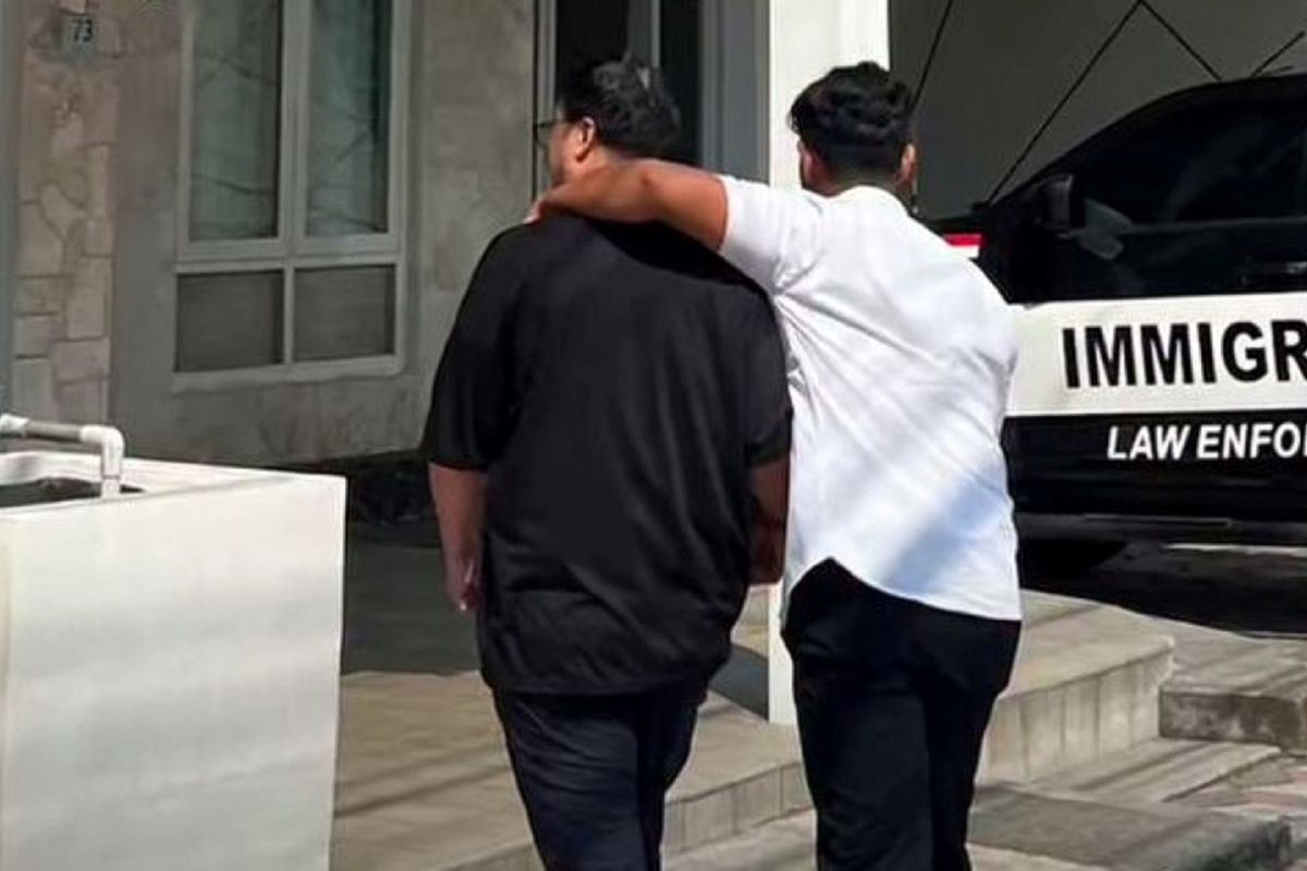 Madiun Immigration Deports Chinese National for Overstay and Illegal Work