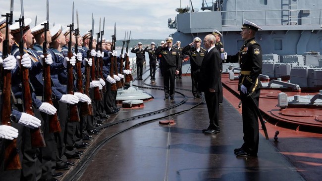 Japan Protests Putin's Visit to Disputed Island Near Hokkaido