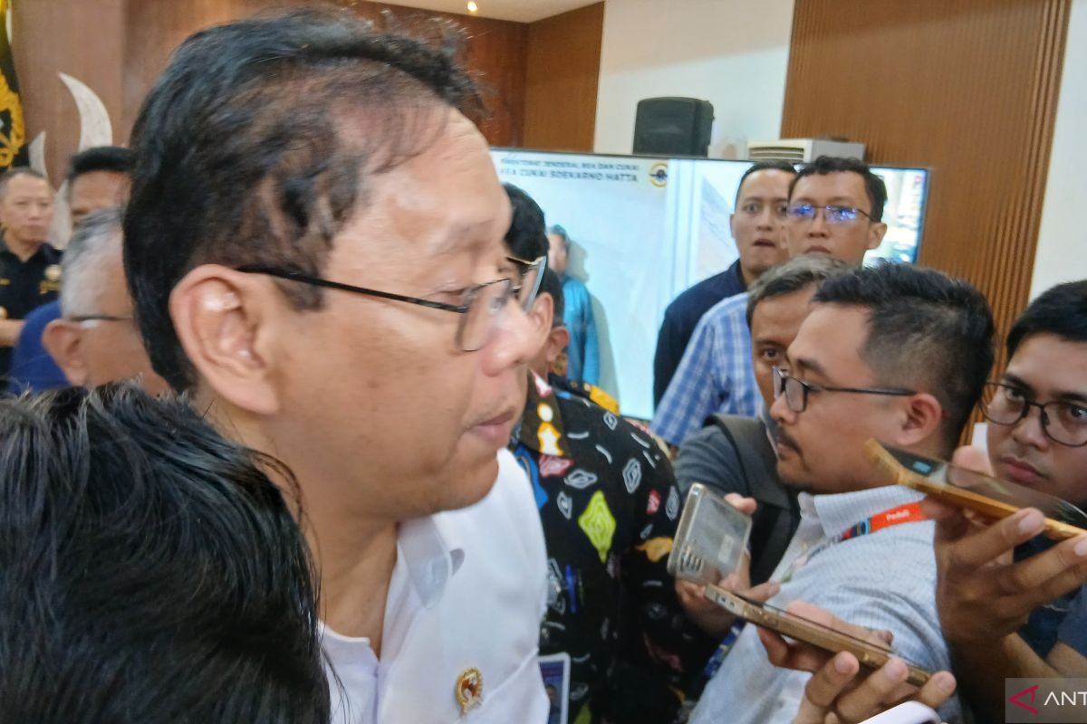 Finance Minister: Additional Cigarette Excise Layer Under Discussion with Parliament