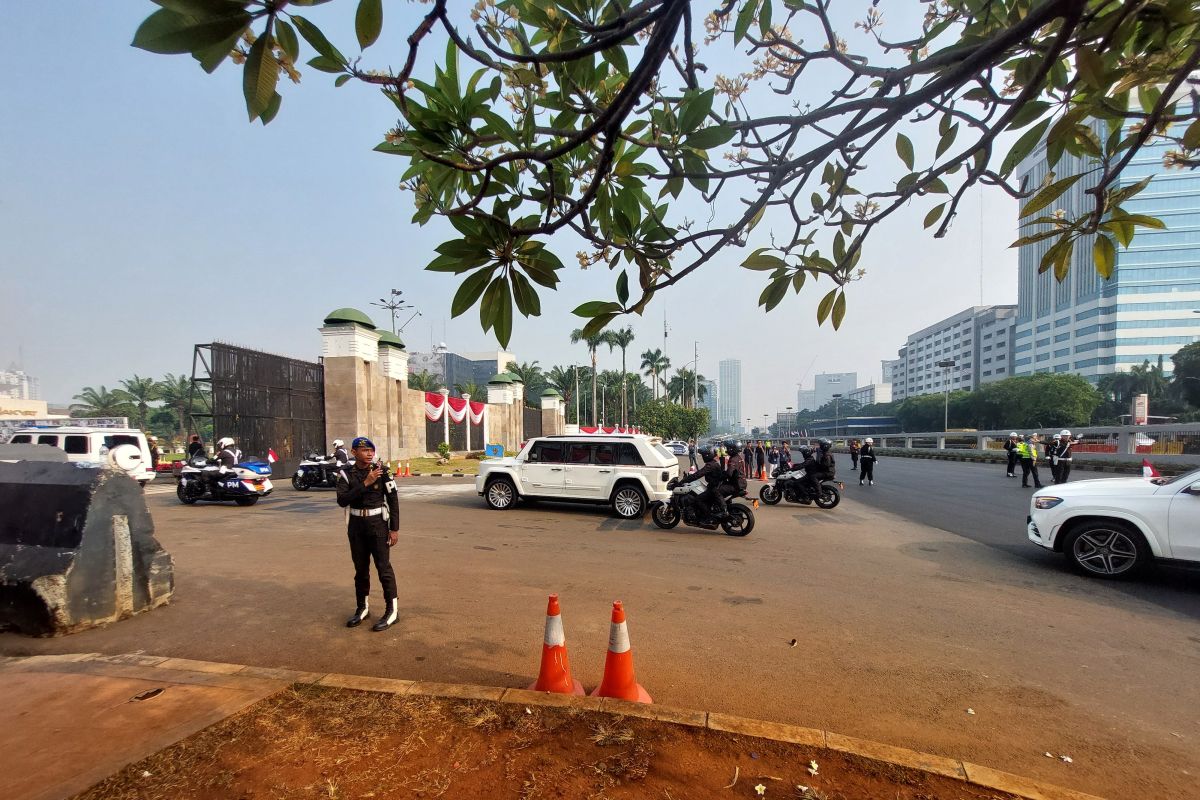 President Prabowo's motorcade arrives at Parliament Complex for 2026 State Address