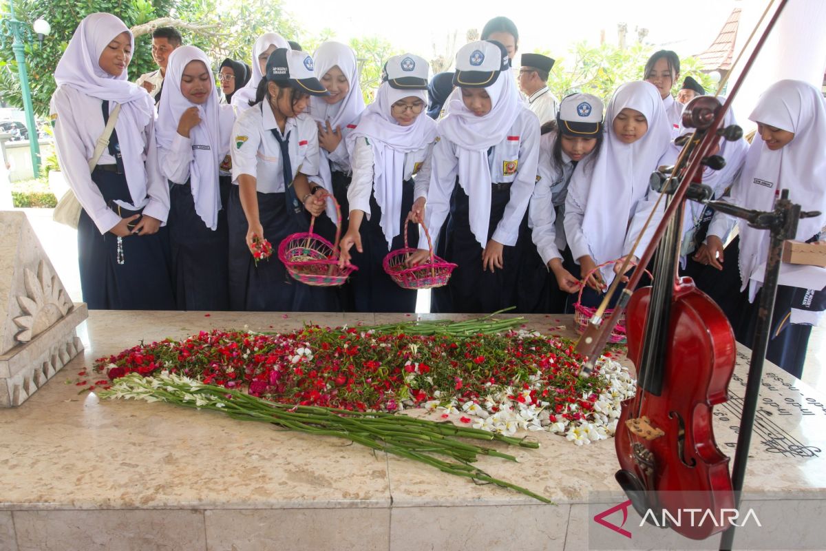 W.R. Soepratman and the Anthem That Arrived Before the Nation