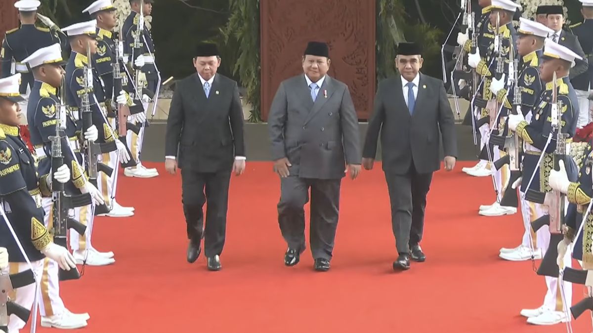 Prabowo Arrives at Parliament Building, Set to Deliver Two Speeches Today