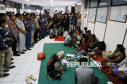 Ministry of Transport Oversees Compensation and Insurance Handover for KMP Putri Yasmin Victims
