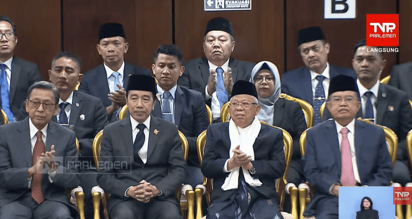 Jokowi and JK Attend, Megawati Absent from MPR Annual Session