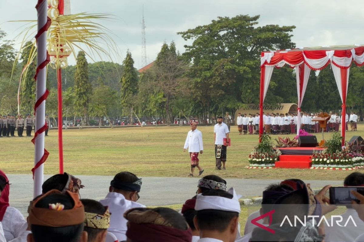 Koster calls for successful foundation of Bali's development plan on 68th anniversary