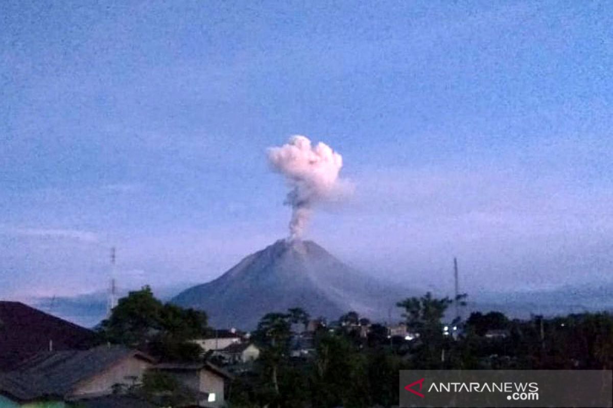 Mount Sinabung activity increases, Geological Agency expands danger zone
