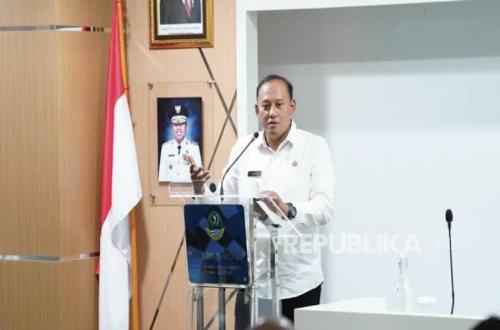 West Java Governor Hopes Press Will Be a Critical Friend