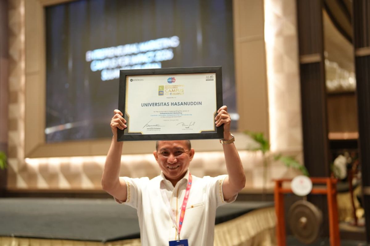 Unhas Wins Award for Building Impactful Economic Ecosystem