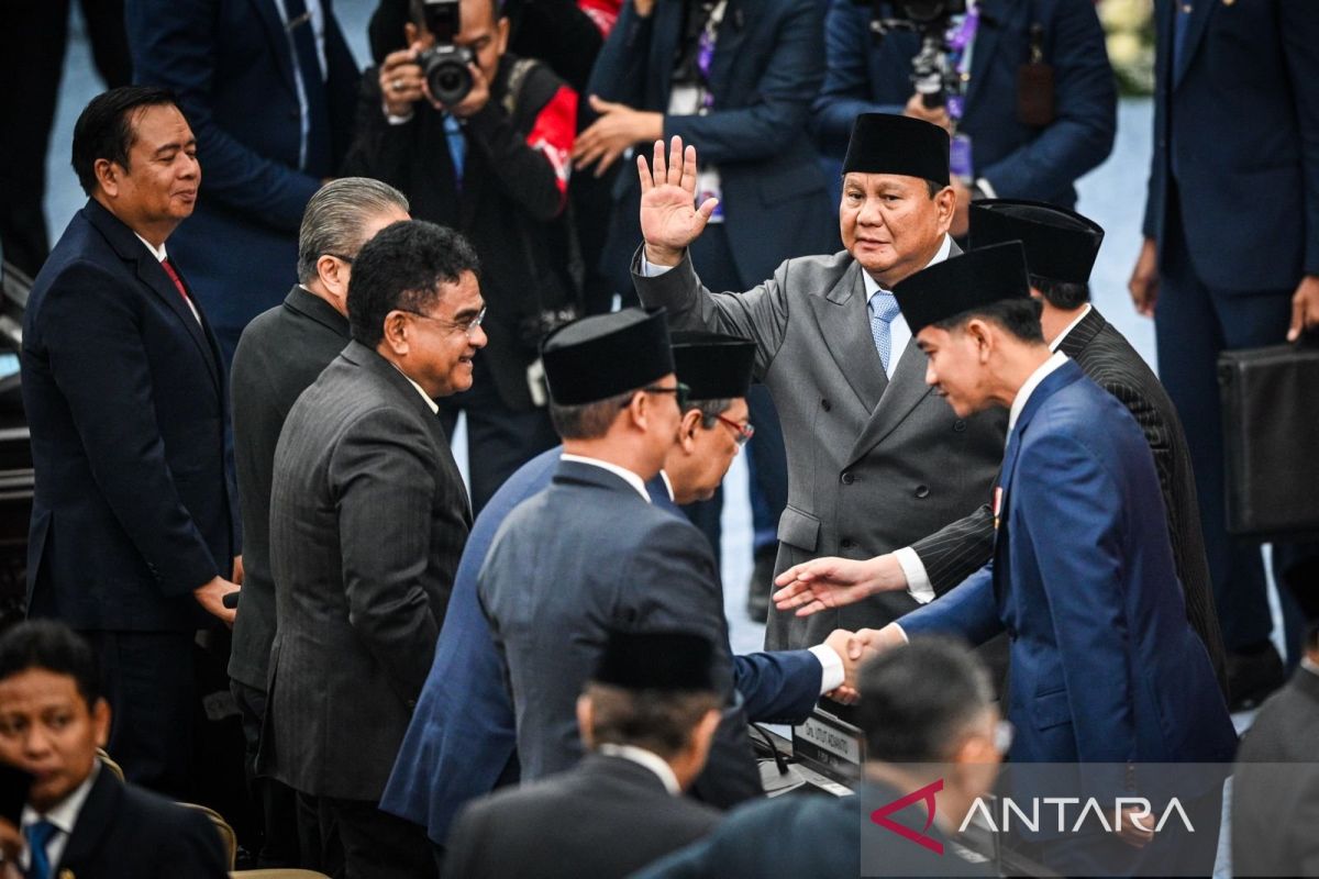 Prabowo introduces beneficiaries, guarantees targeted social aid distribution
