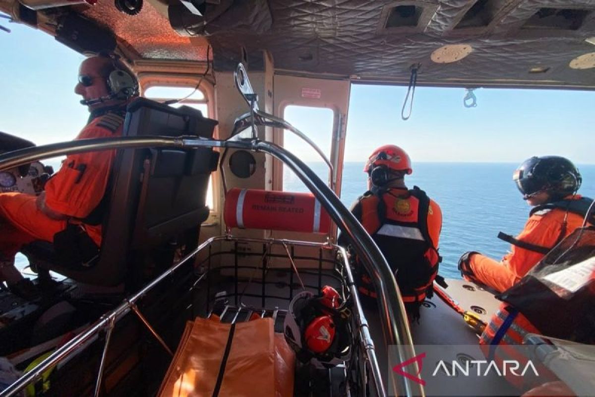 SAR Team Deploys Three Ships and Helicopter in Search for KMP Yasmin Victims