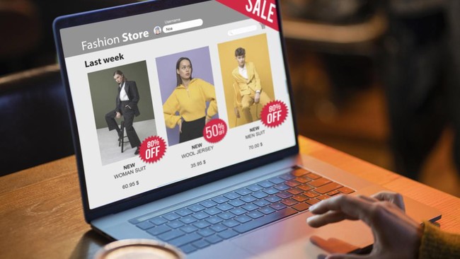 Consumers Tighten Belts, E-commerce Sales Slump