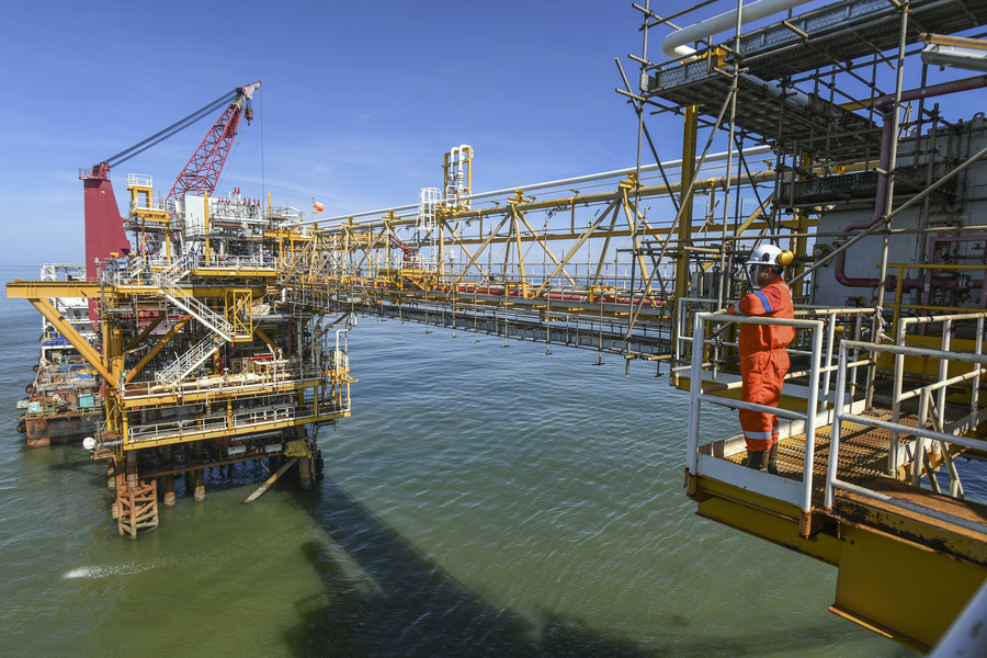 Prabowo Sets Oil Lifting Target at 610,000 Bpd in 2027 State Budget Draft