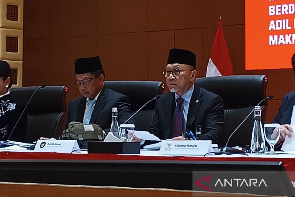 Zulhas says government focused on boosting fishermen's income