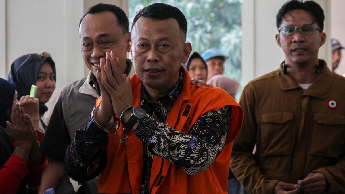 Ponorogo Regent Sugiri Sentenced to 6.5 Years in Office Bribery Case