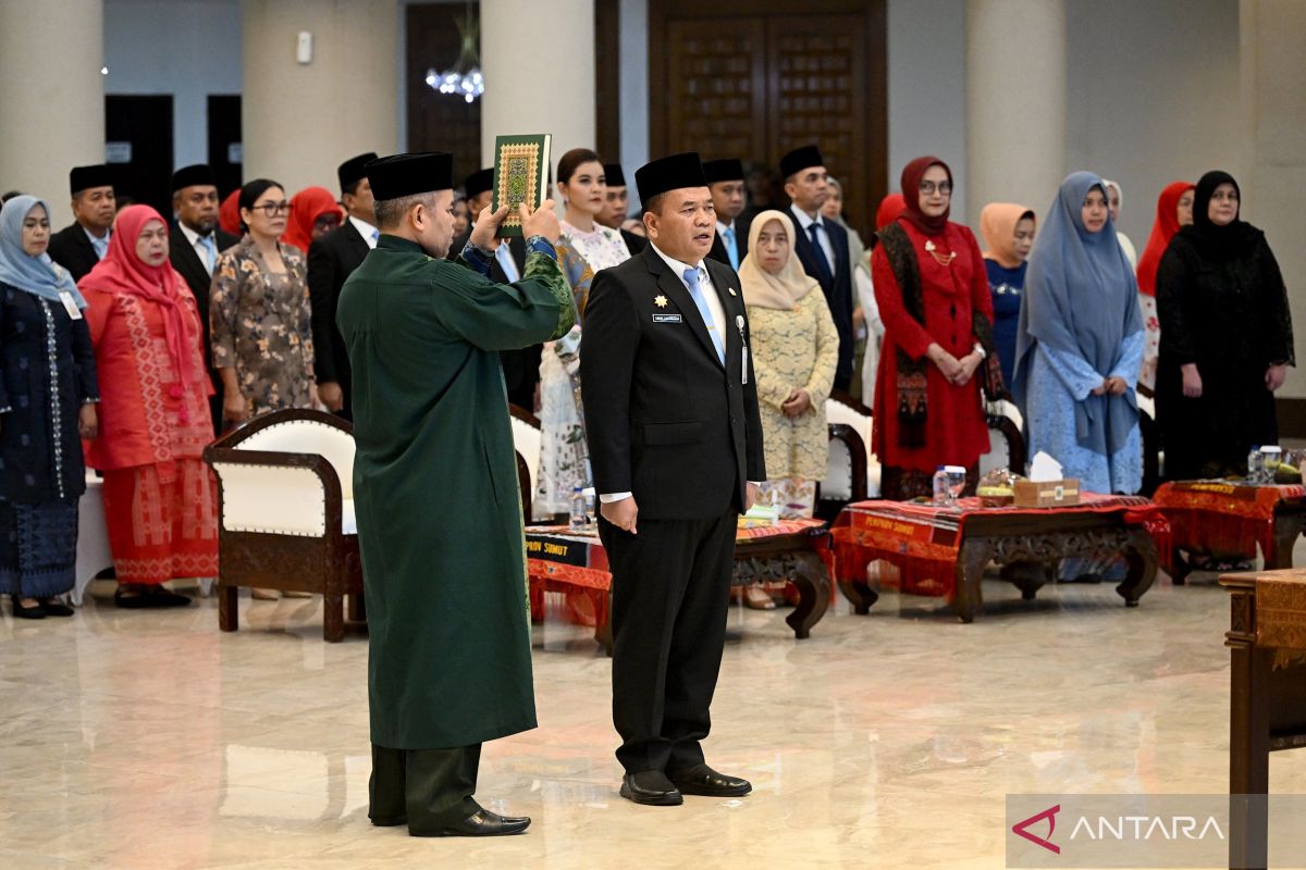Bobby Entrusts Three Messages to North Sumatra Acting Regional Secretary