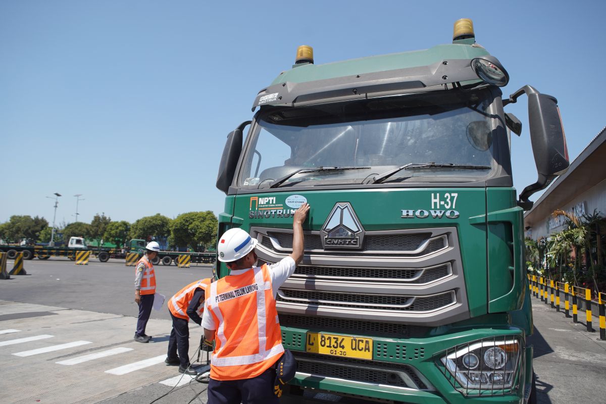 Pelindo Conducts Emission Tests to Support Green Logistics in Surabaya