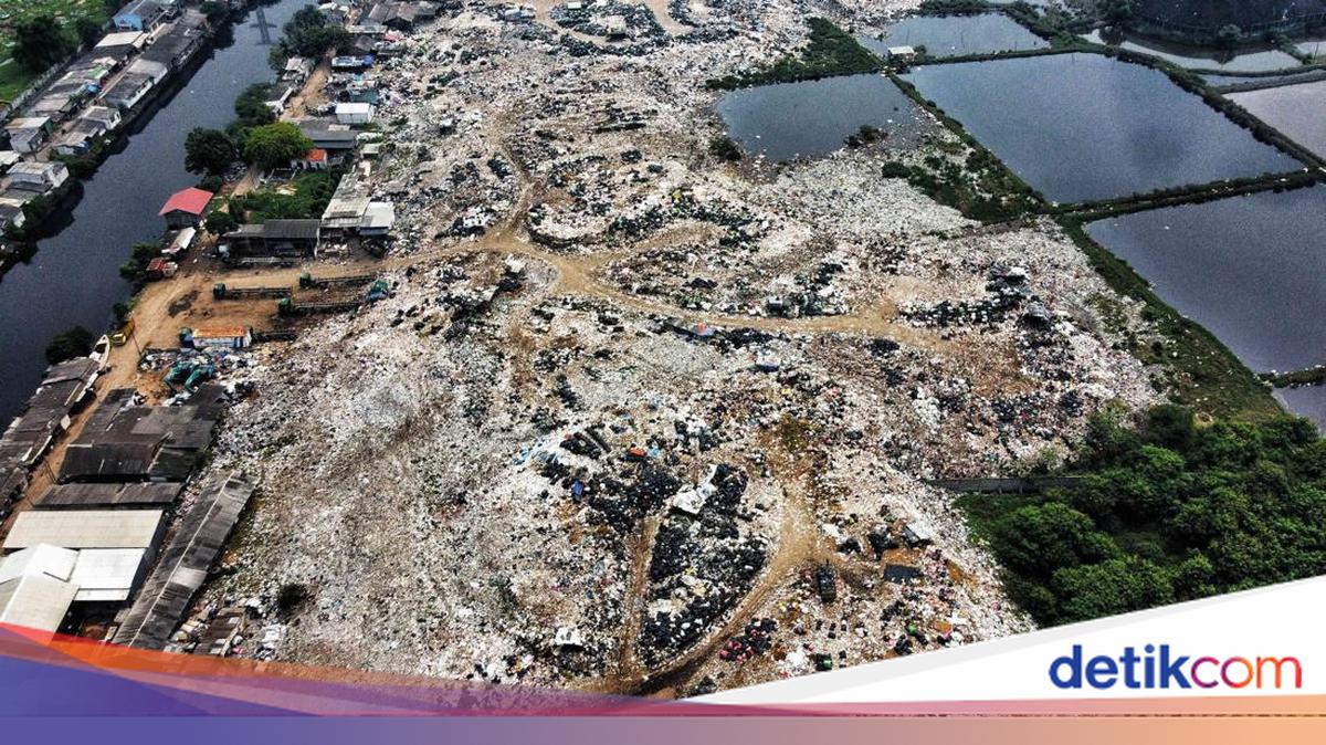 Fines Imposed on Companies for Dumping Waste at Illegal Cilincing Dumpsite