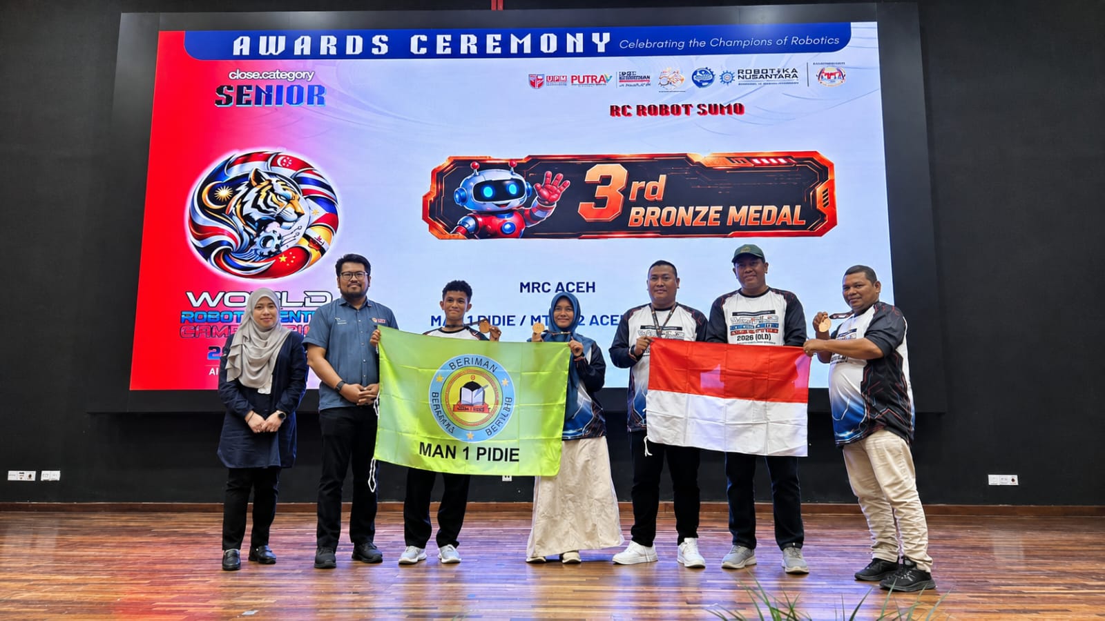 MAN 1 Pidie Robotics Team Wins Third Place in Southeast Asian Competition in Malaysia