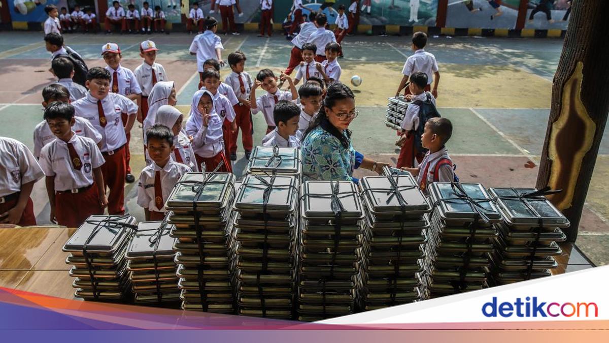 Prabowo Vows to Continue Free Nutritious Meals Programme, House Commission IX Demands Strict Oversight