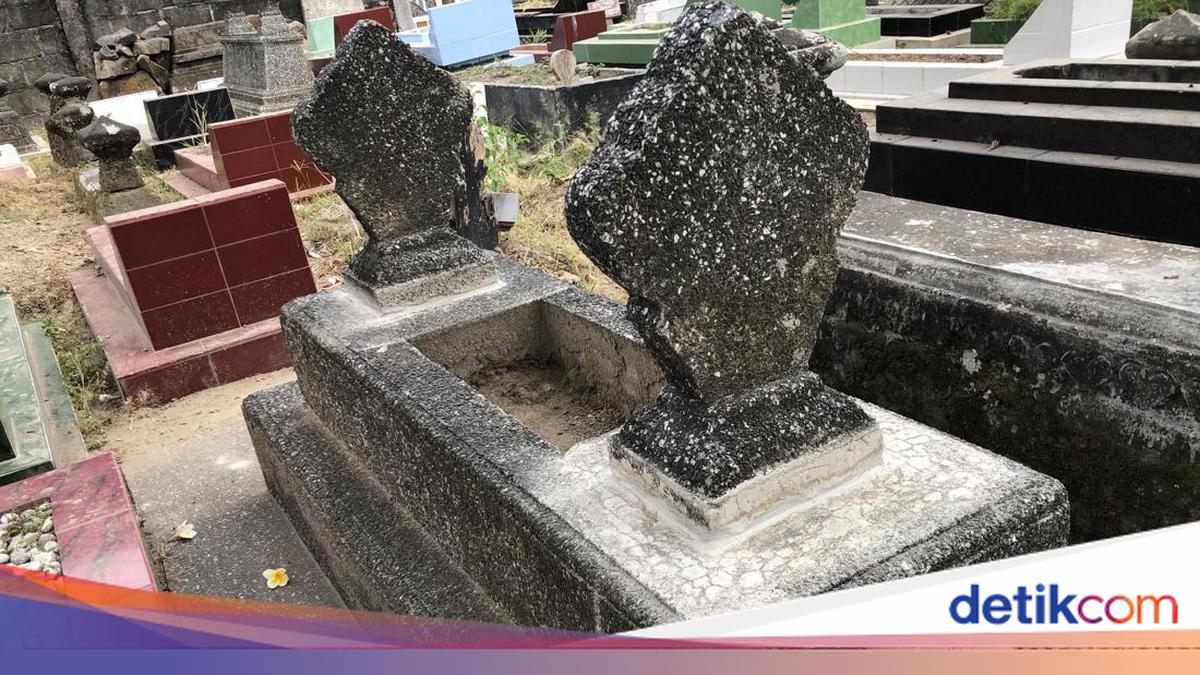 Grave Keeper in Yogyakarta Damages Tombstone to Force Heirs to Meet Over Unpaid 'Cleaning Fees'