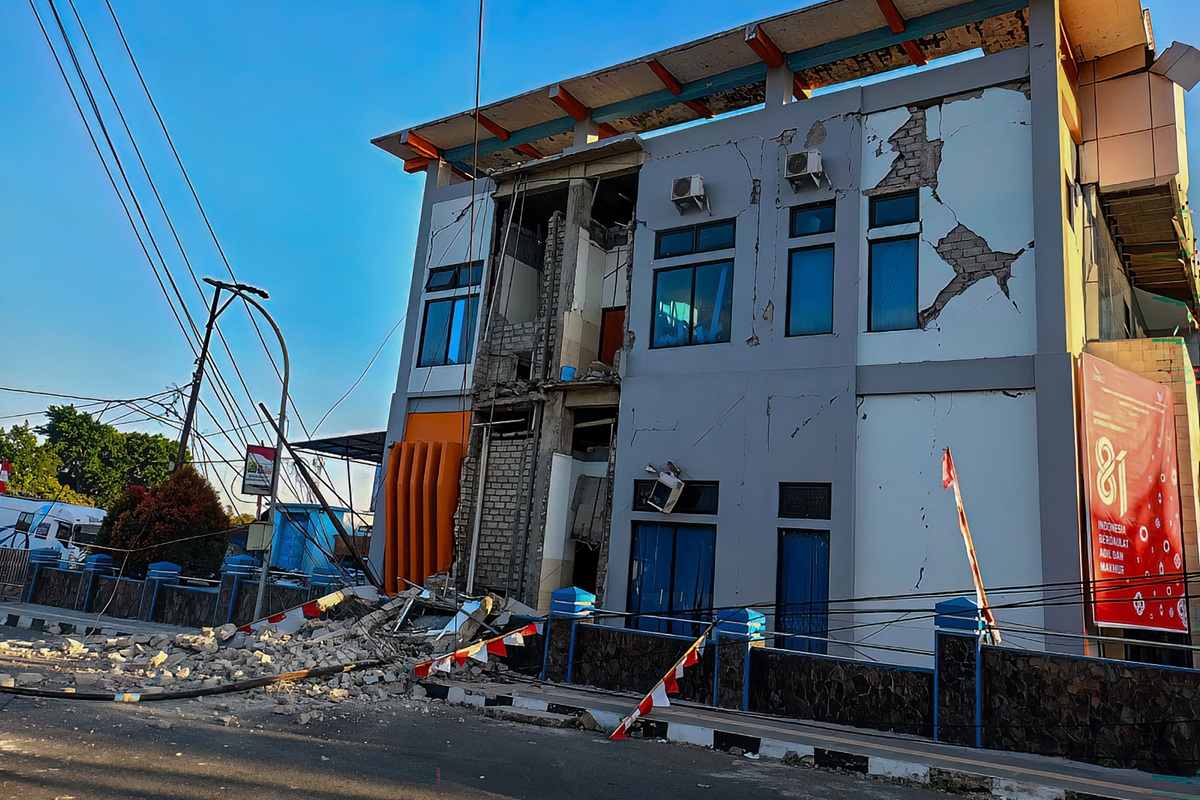 7.7 Magnitude Earthquake in NTT: Two Dead in Sikka