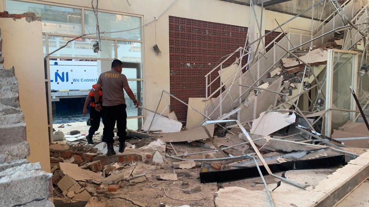 Evacuation of M7 NTT Earthquake Victims Continues, Police Assist with Data Collection