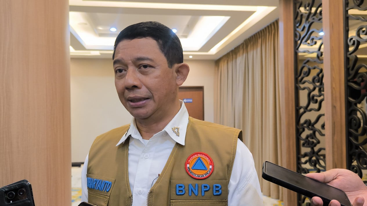 BNPB Chief and Coordinating Minister for Human Development and Culture Depart for NTT After M 7.7 Earthquake