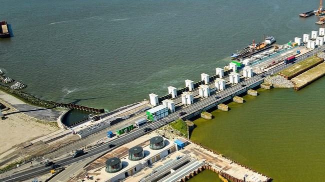 Prabowo's Giant Sea Wall Dream: What Does the Netherlands' Massive Dyke Look Like?