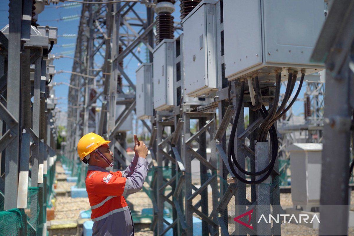 PLN restores 429 substations after Flores earthquake
