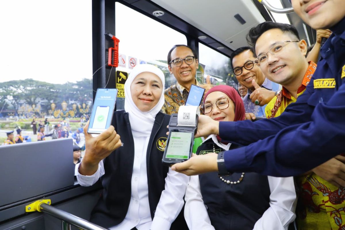 Khofifah makes Trans Jatim free on 17 August 2026