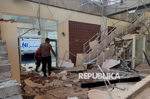 Dompet Dhuafa Team Combs Earthquake-Affected Areas in NTT, Red and White Mosque Nearly Flattened