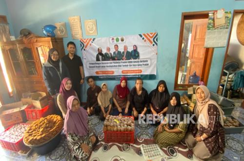 UNISA Bandung Lecturers' Appropriate Technology Helps Kremes Simadu UMKM Boost Production