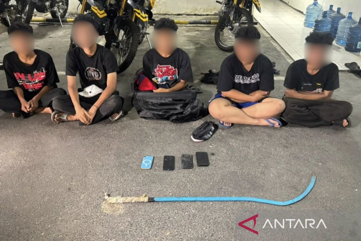 Polda Metro Jaya arrests five youths and seizes weapon after brawl in East Jakarta