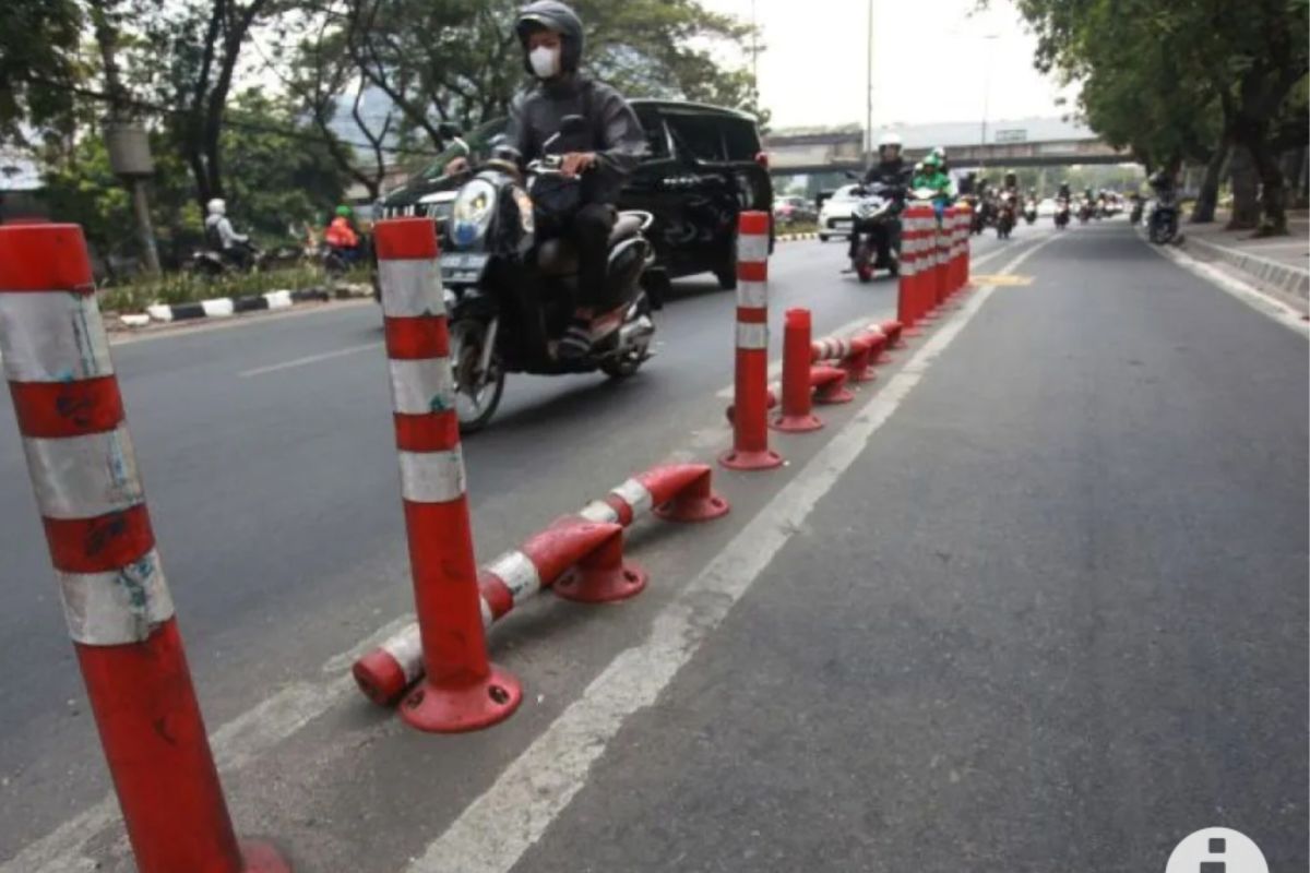 Observer: Cycle lanes must be managed, not merely built