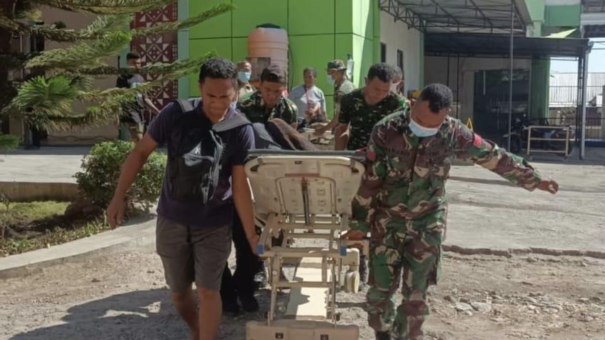 TNI Deploys 1,267 Personnel to Handle NTT Earthquake Impact