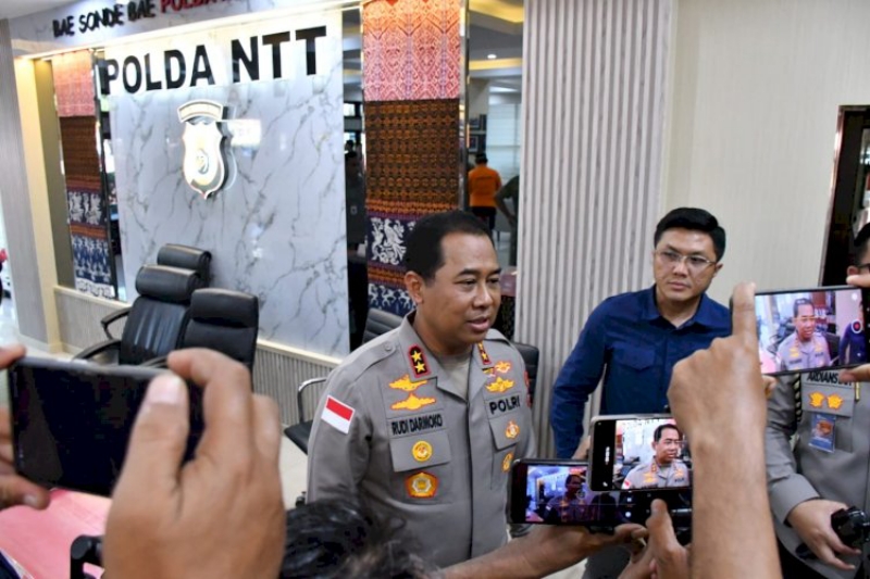 NTT Police Deploy DVI Team to Identify Flores Earthquake Victims