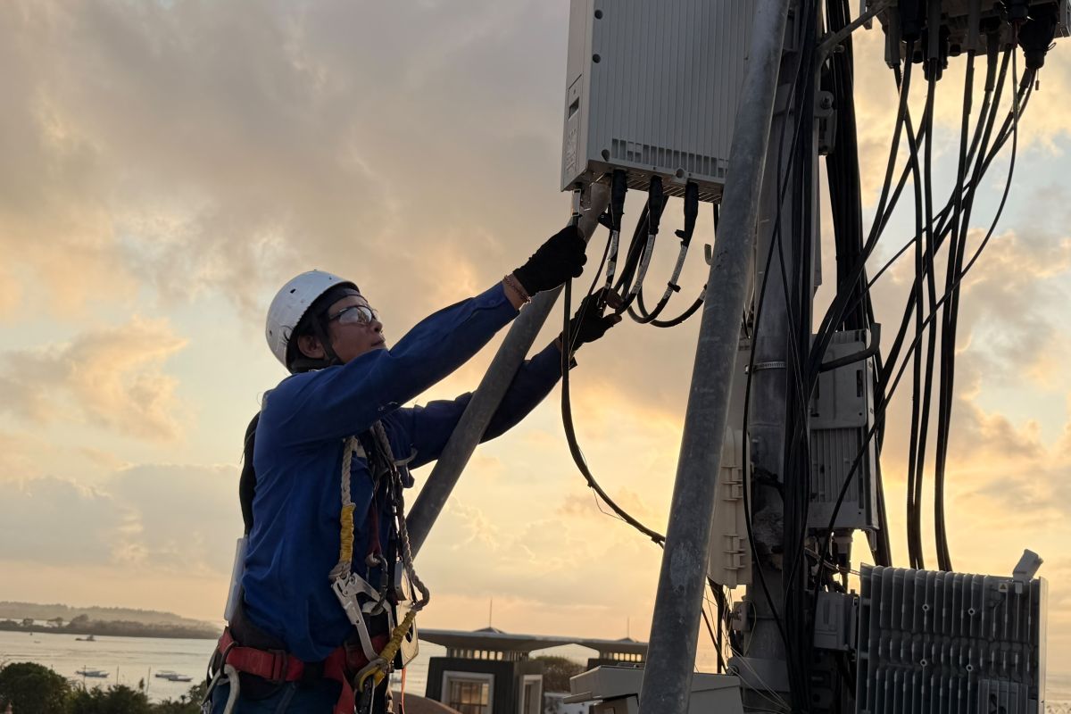 XLSMART begins utilising new spectrum to expand Indonesia's 5G network