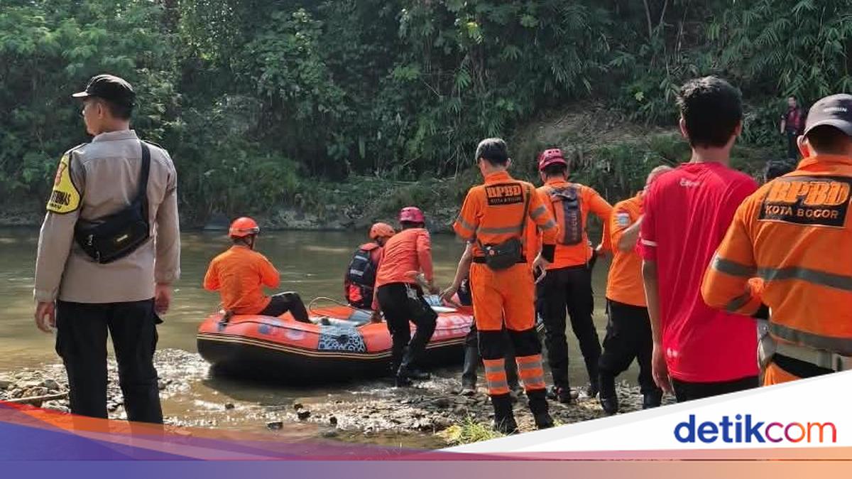 Bogor Civil Servant Feared Drowned After Falling from Steep Bridge into Cisadane River on Way Home from Work